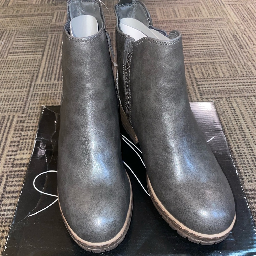Gray Ankle Boots-Greyish Brown-Size 7